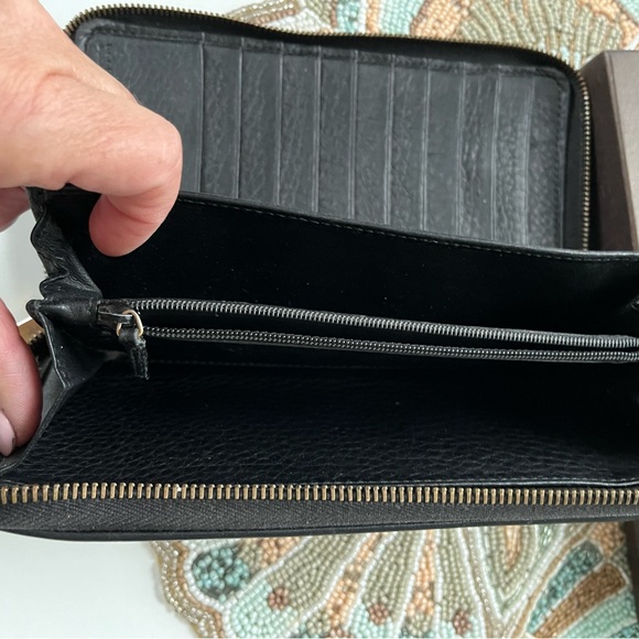 Gucci vintage combo. Crossbody canvas bag and vintage 1973 travel wallet. - Picture 2 of 14